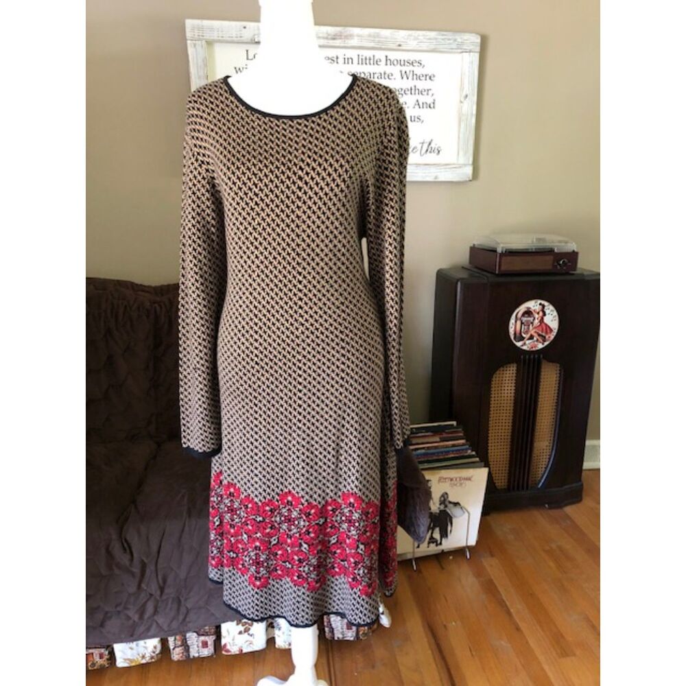 Vintage Style Retro Houndstooth Knit Dress with Cottage Floral Trim